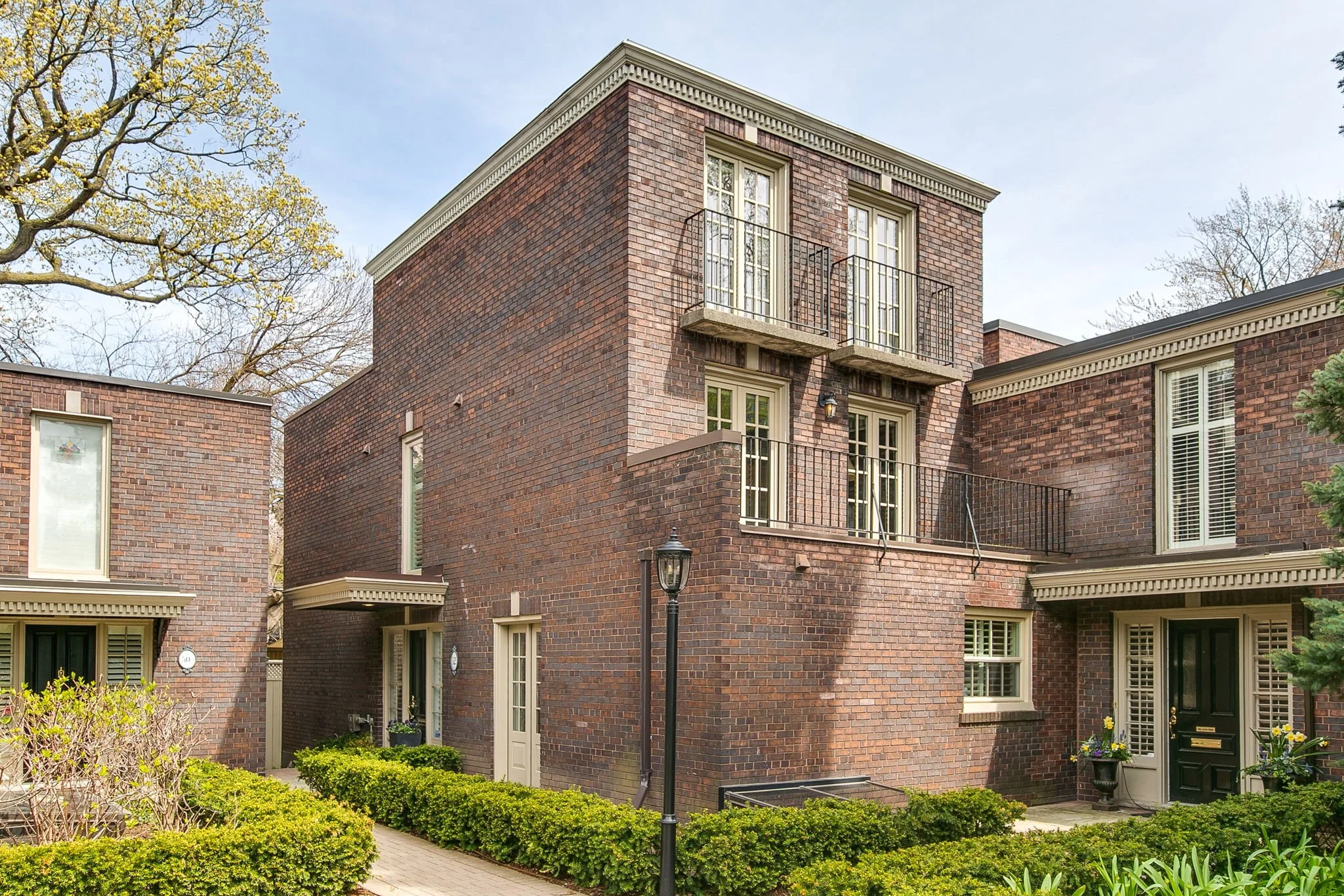 12-web-or-mls-1_016_Exterior Front.jpg