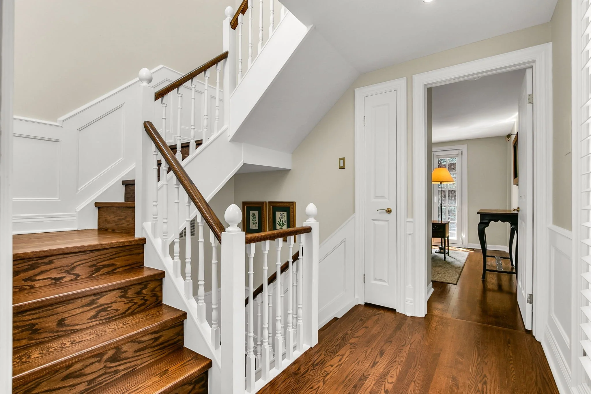 43-web-or-mls-16_001_Hallway.jpg