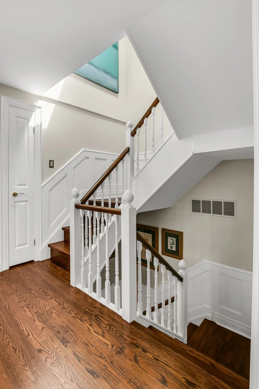 45-web-or-mls-16_003_Hallway.jpg