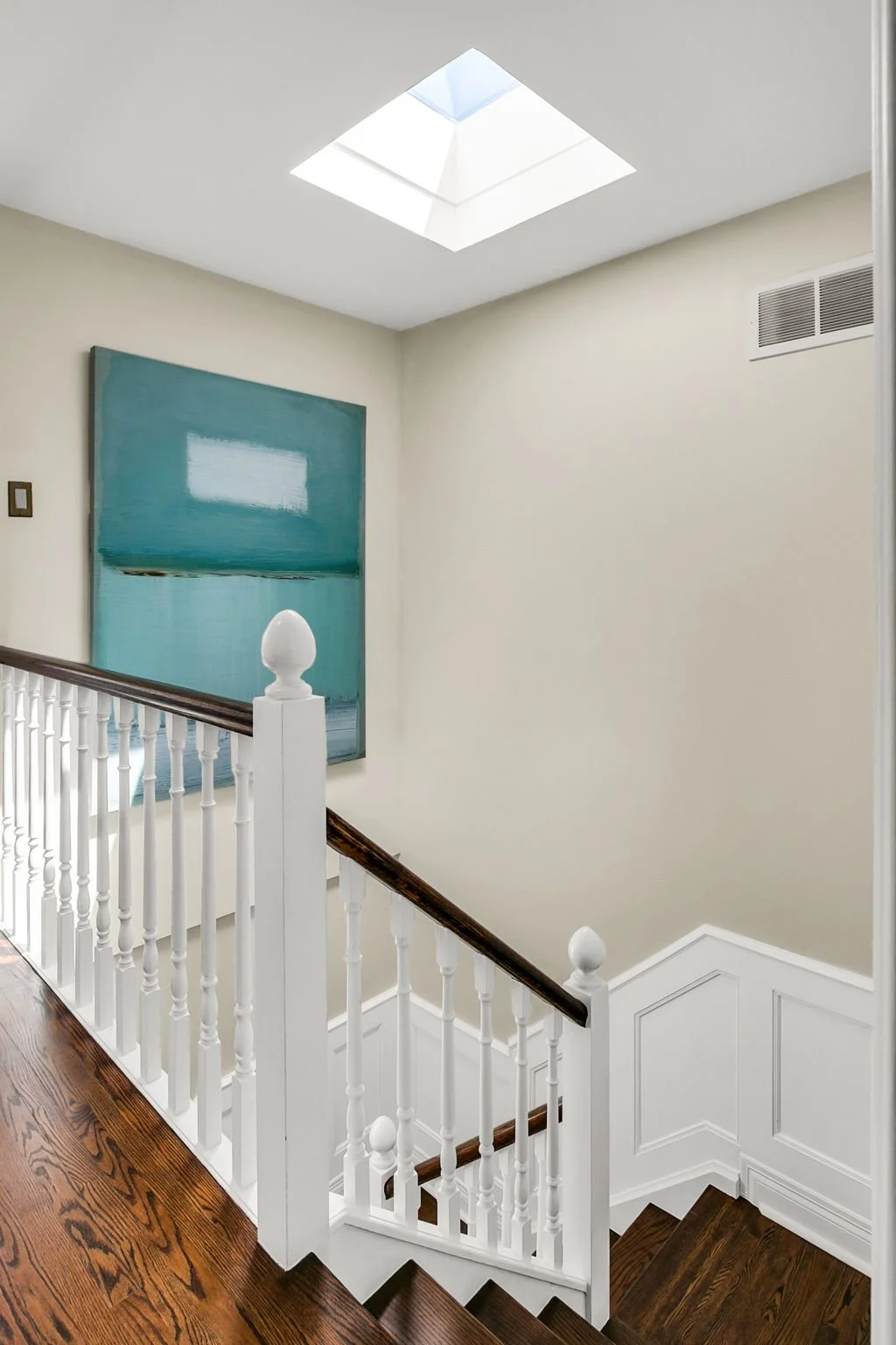 66-web-or-mls-31_004_Upper Hallway.jpg