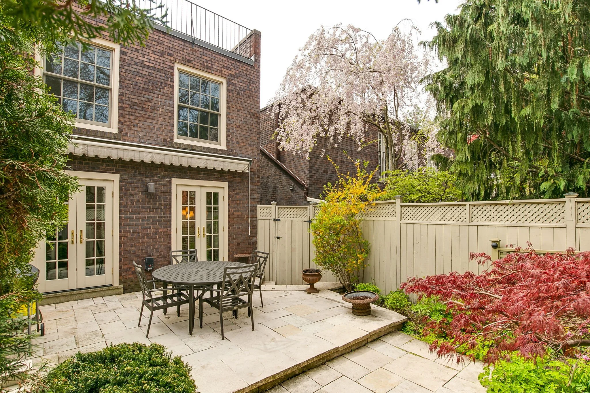 91-web-or-mls-74_004_Backyard.jpg