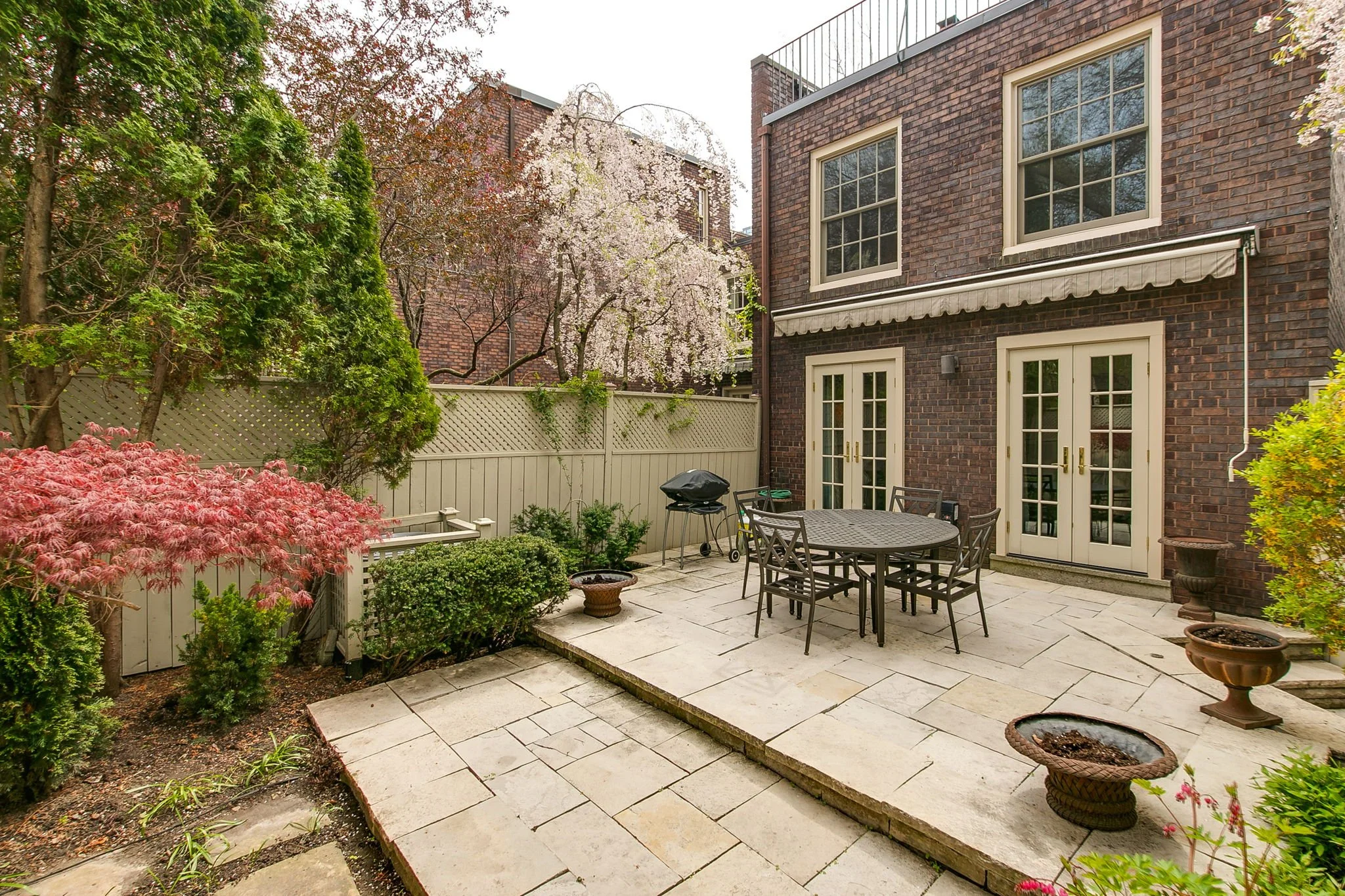 92-web-or-mls-74_005_Backyard.jpg