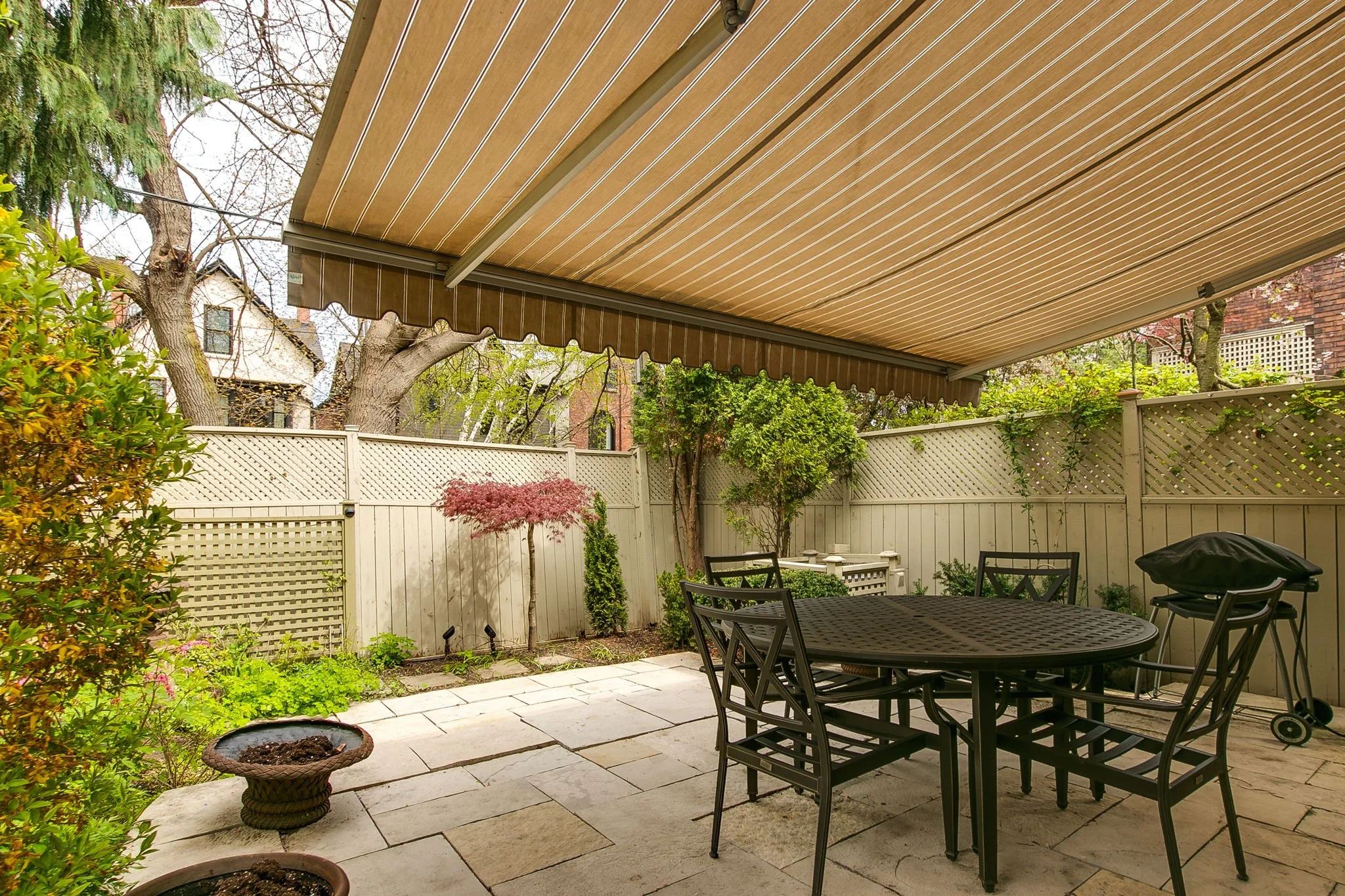 94-web-or-mls-74_008_Backyard.jpg
