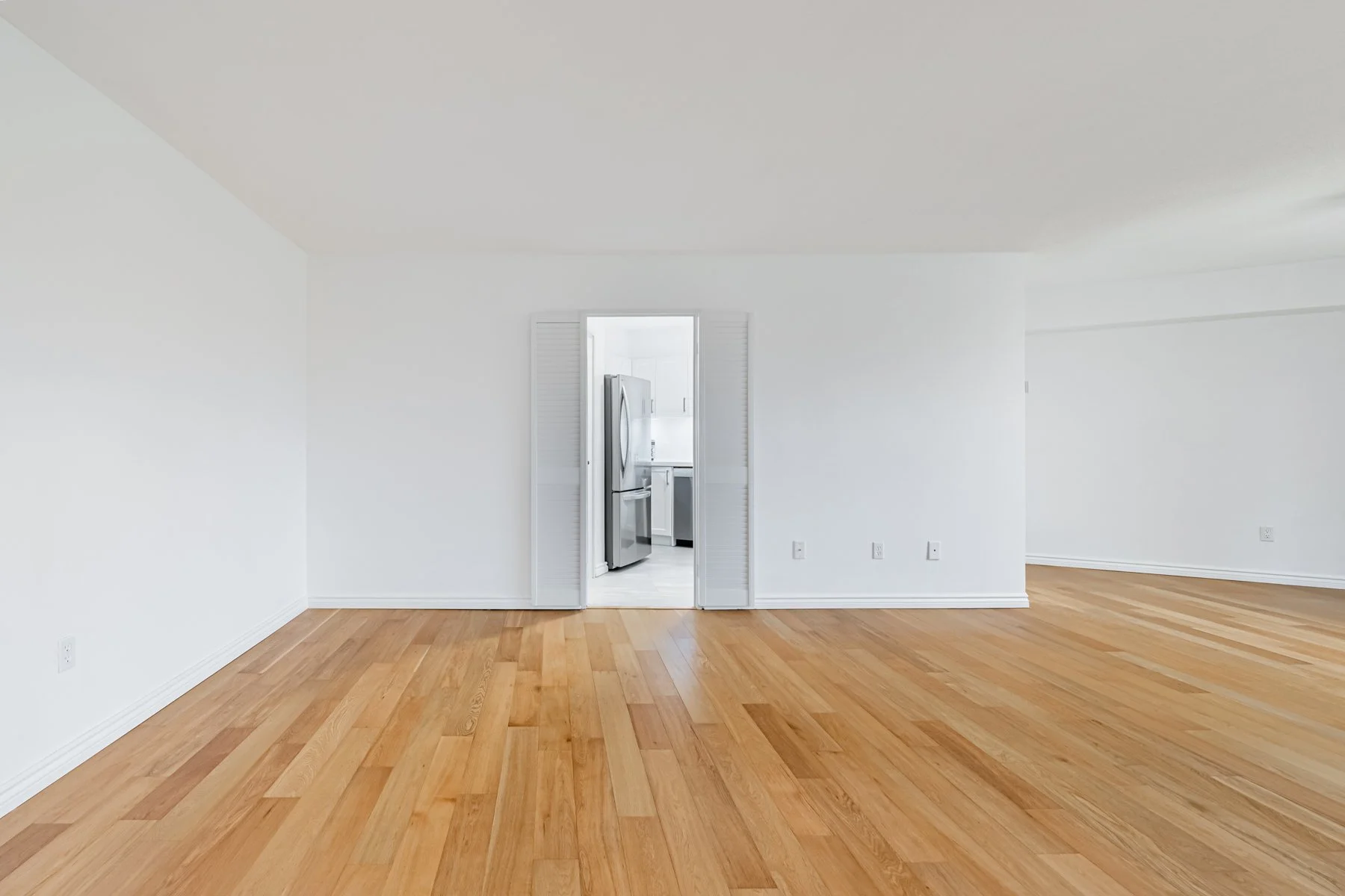 60 Pavane Linkway, Suite 206-4.jpg