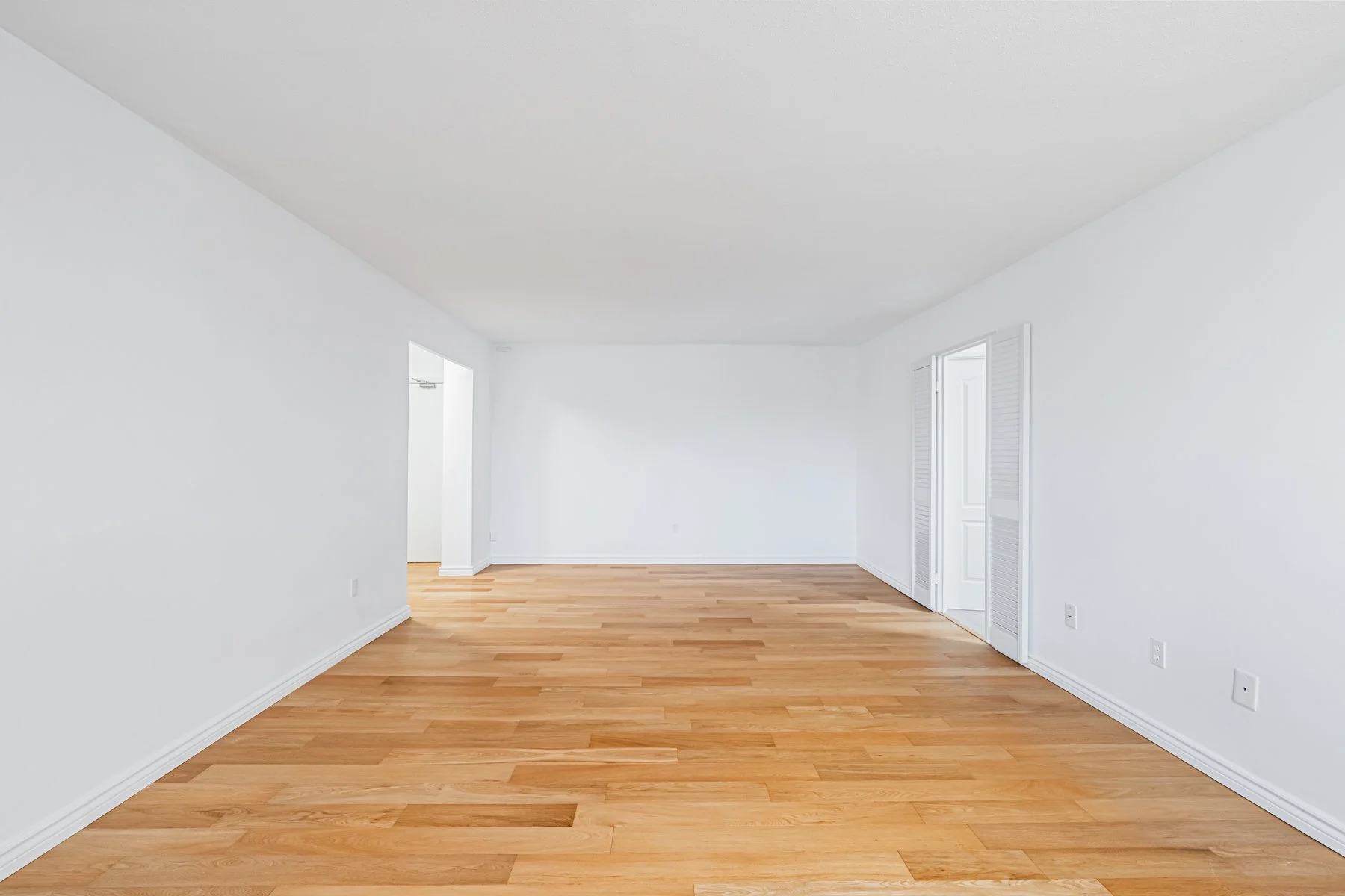 60 Pavane Linkway, Suite 206-6.jpg