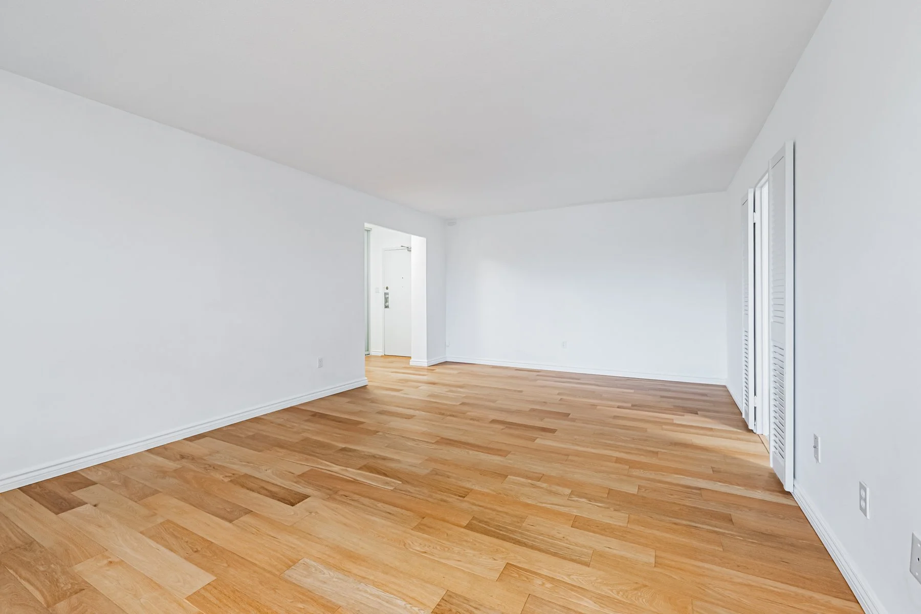 60 Pavane Linkway, Suite 206-7.jpg