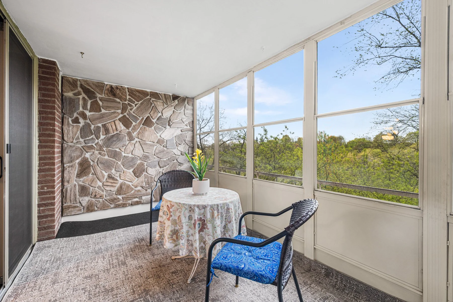 60 Pavane Linkway, Suite 206-19.jpg