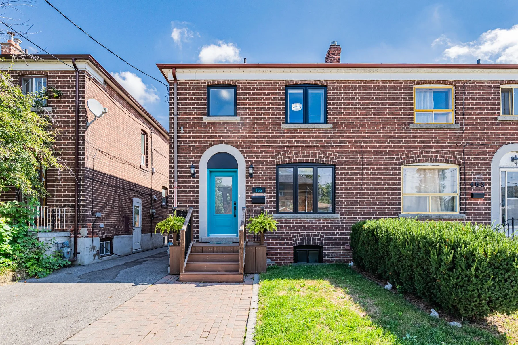 465 Oakwood Ave-1.jpg