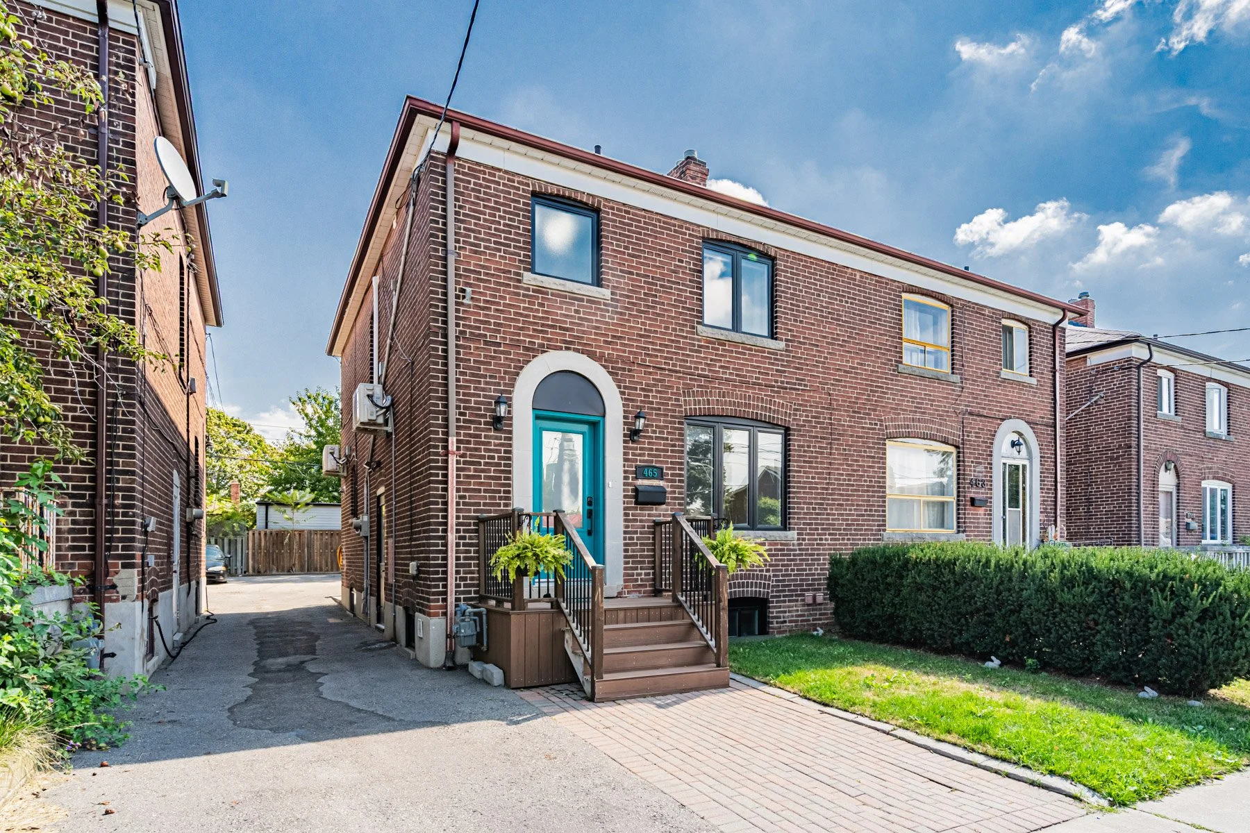 465 Oakwood Ave-2.jpg