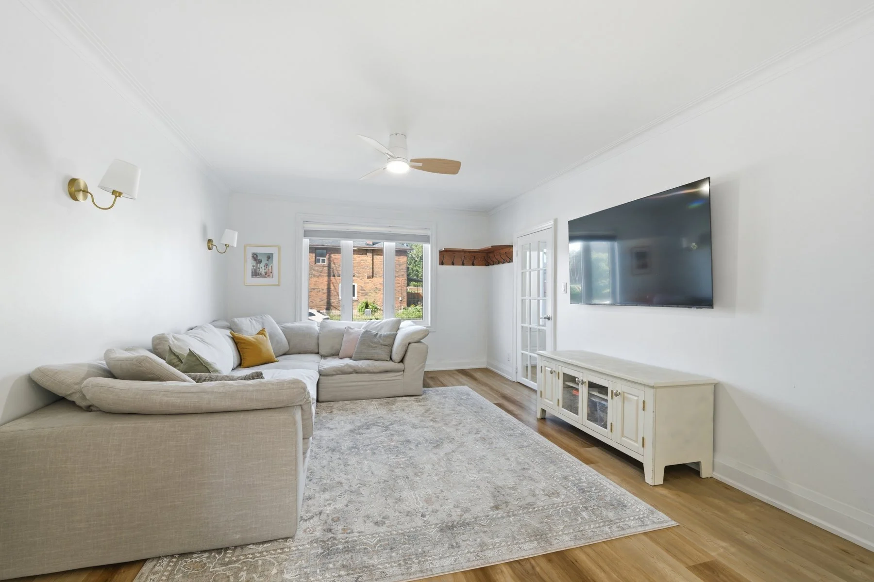 465 Oakwood Ave-10.jpg