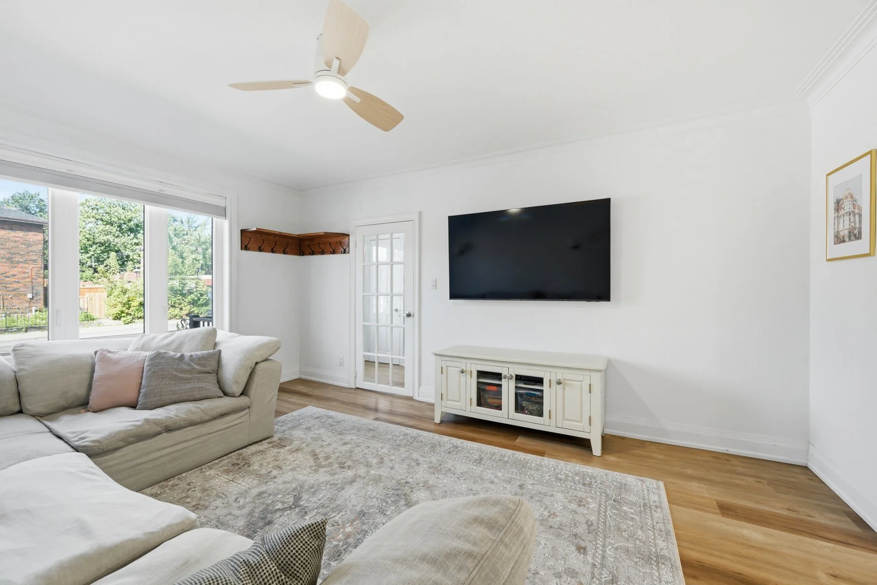 465 Oakwood Ave-11.jpg
