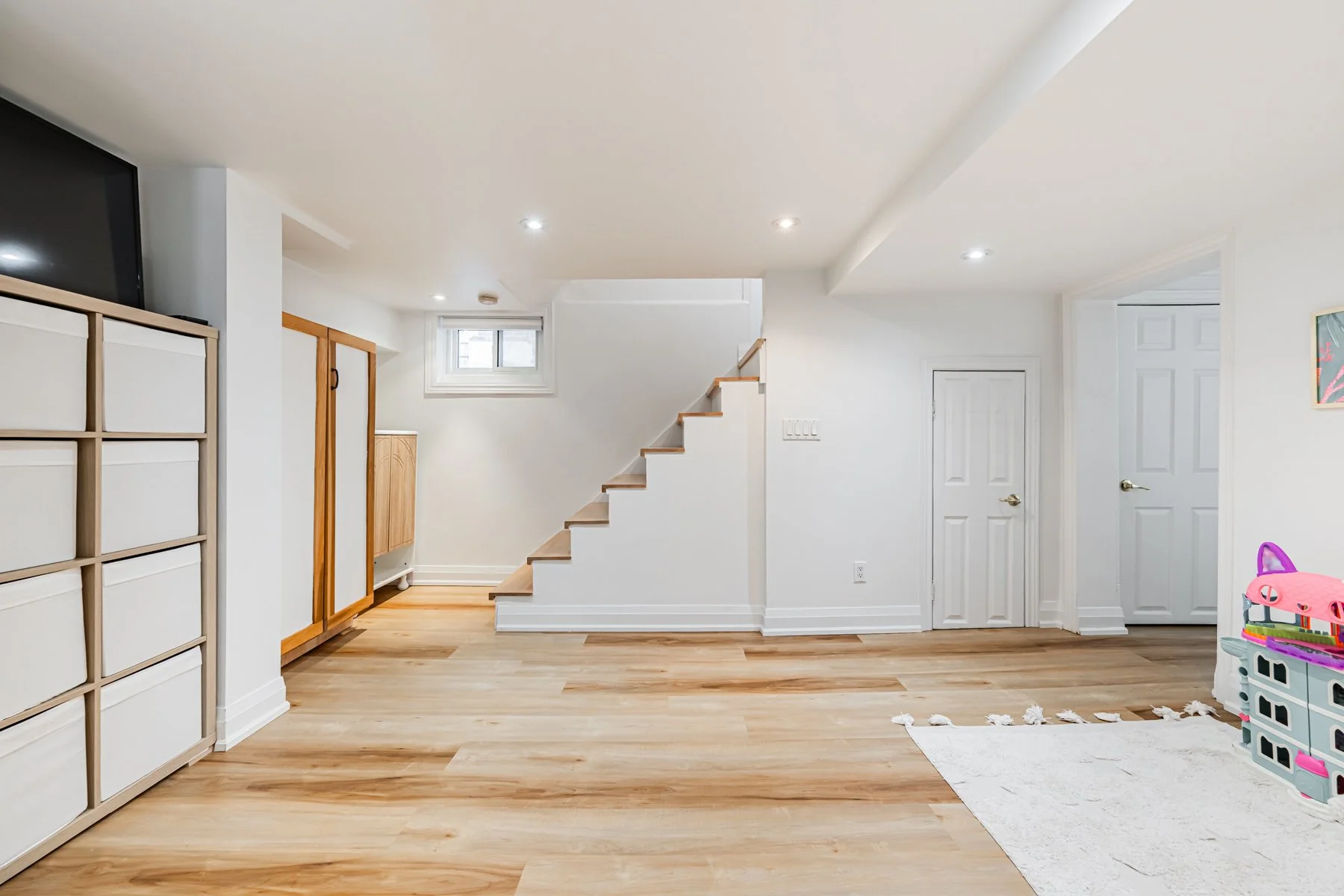 465 Oakwood Ave-39.jpg