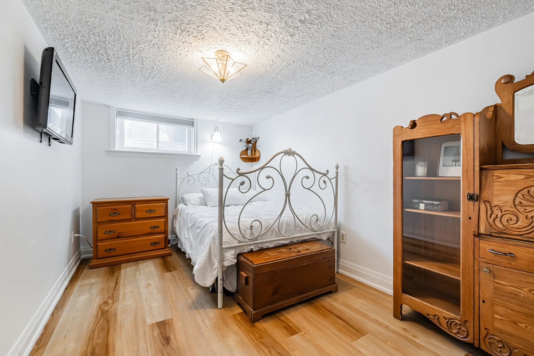 465 Oakwood Ave-47.jpg