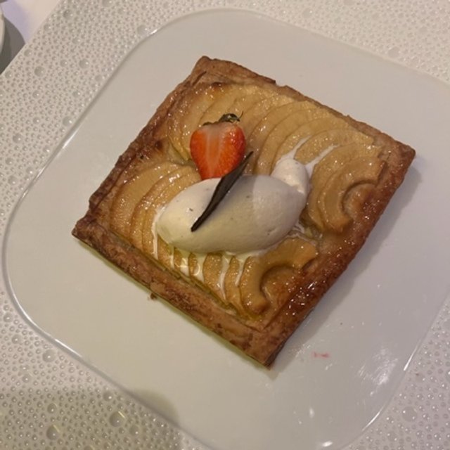 apple tart a la Chartreuse