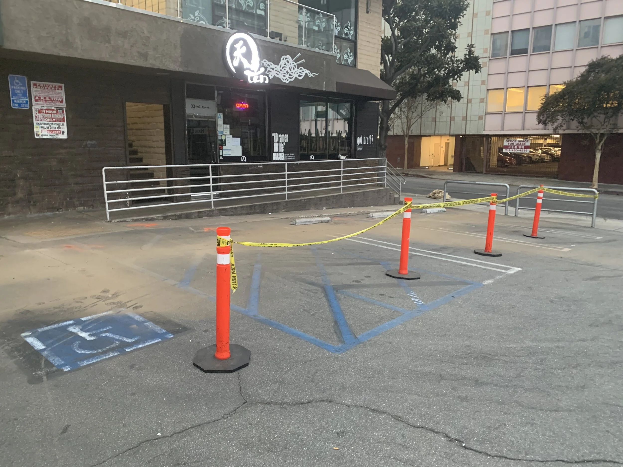 Dutch Dynasty Construction 33rd ST Demo 1.JPG