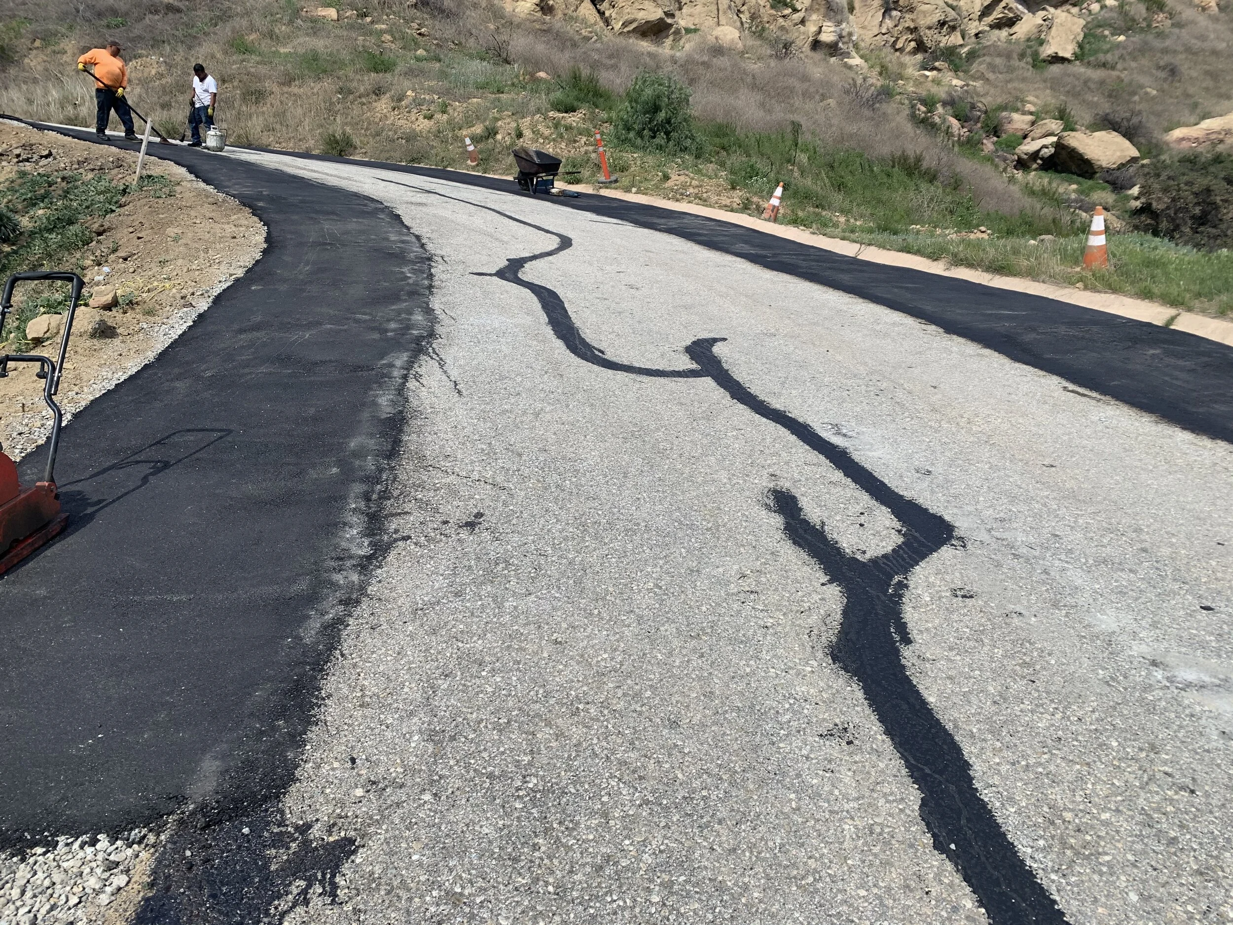 Dutch Dynasty Construction Bell Canyon entrance curve 2 v.JPG