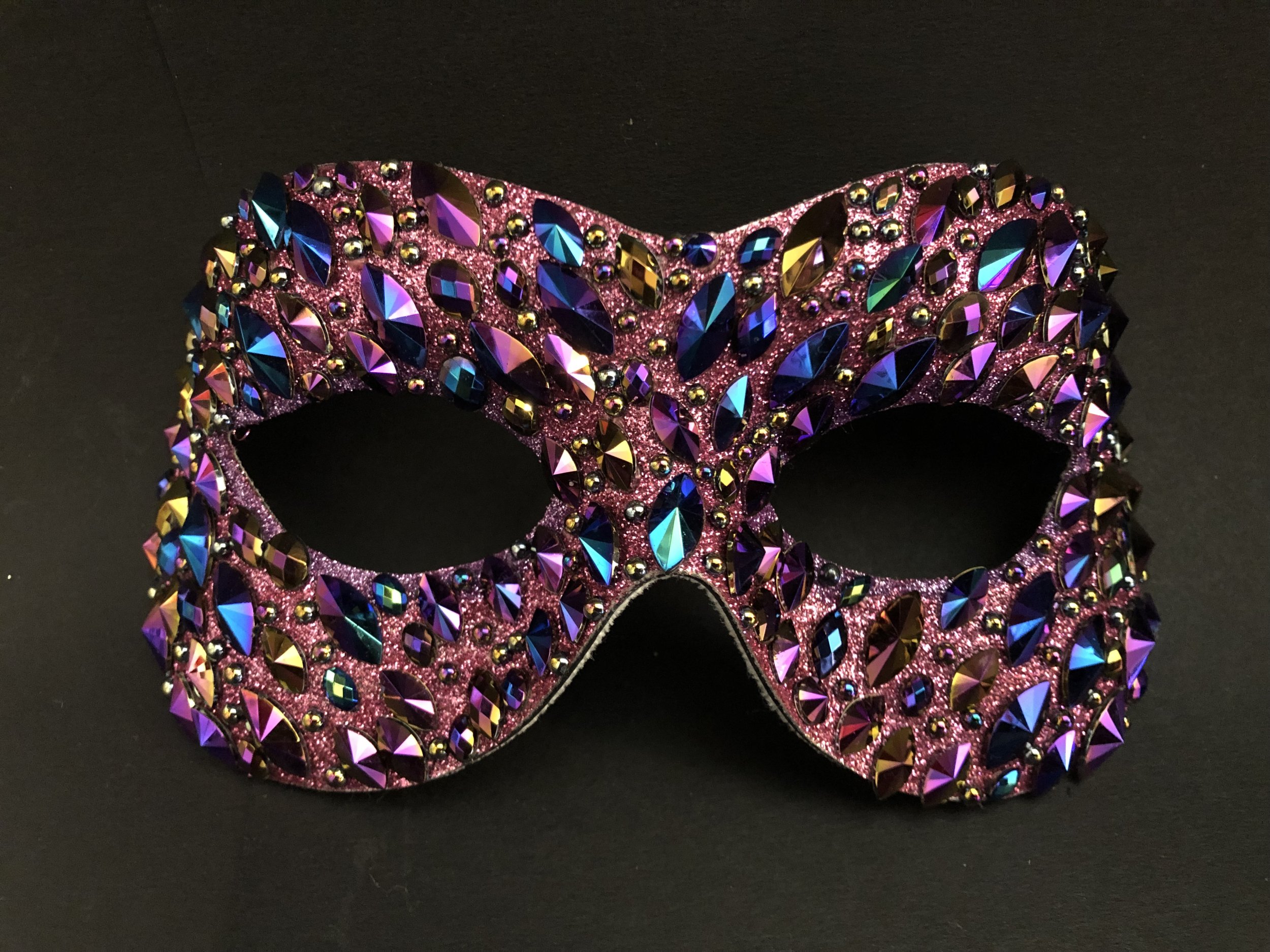 Dragonscale Curve Carnival Mask