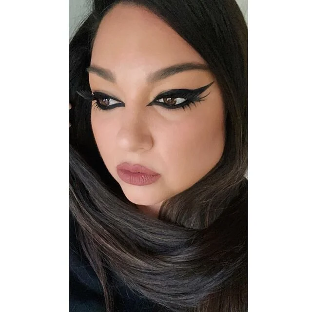 Happy Friday y&rsquo;all!! This week we did a makeup creativity challenge! Needless to say, we had a LOT of fun with it 😂❤️✨
.
.
.
.
.
.
.
. .
.
.
.
.
.

#photochallenge #creativitychallenge ##quarentinecreativity #quarentinecreations #createfromhom