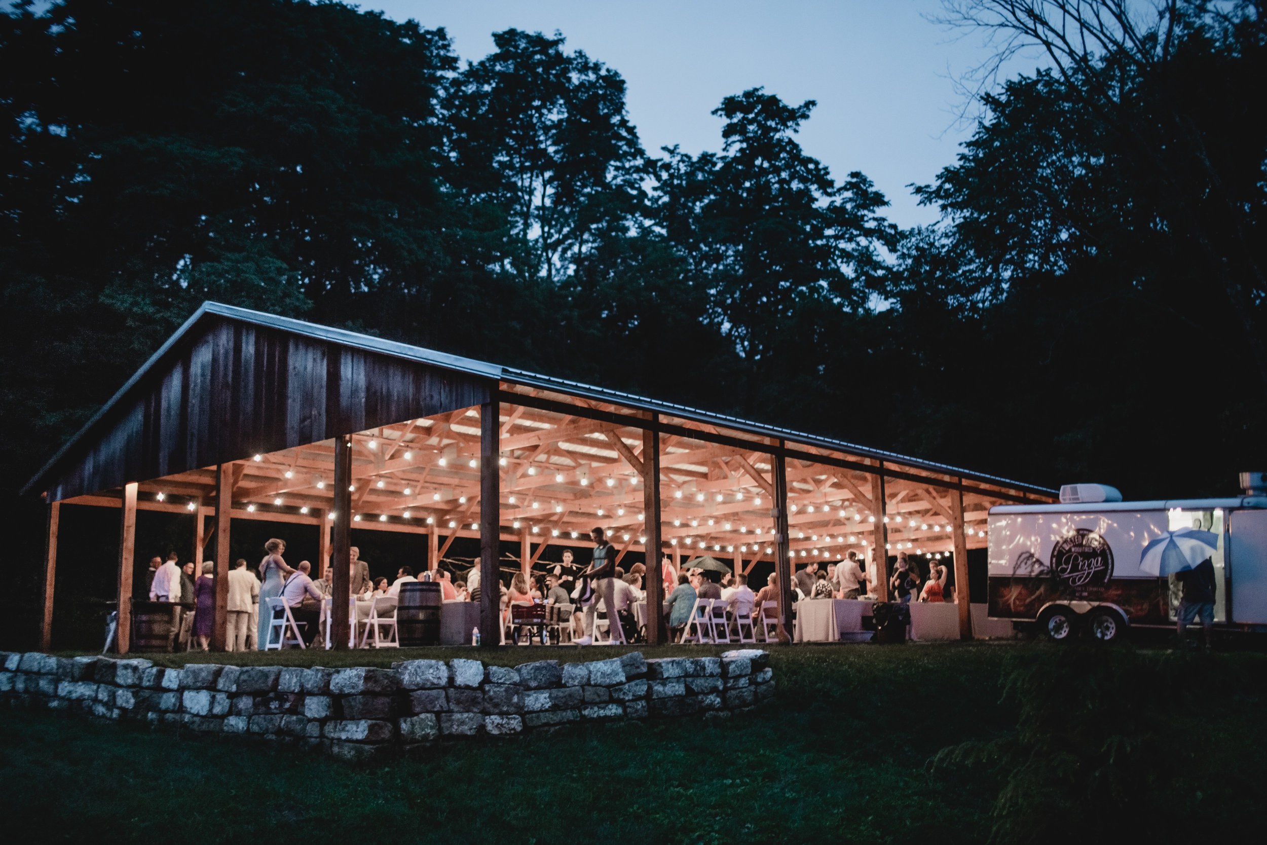 outdoor-wedding-reception