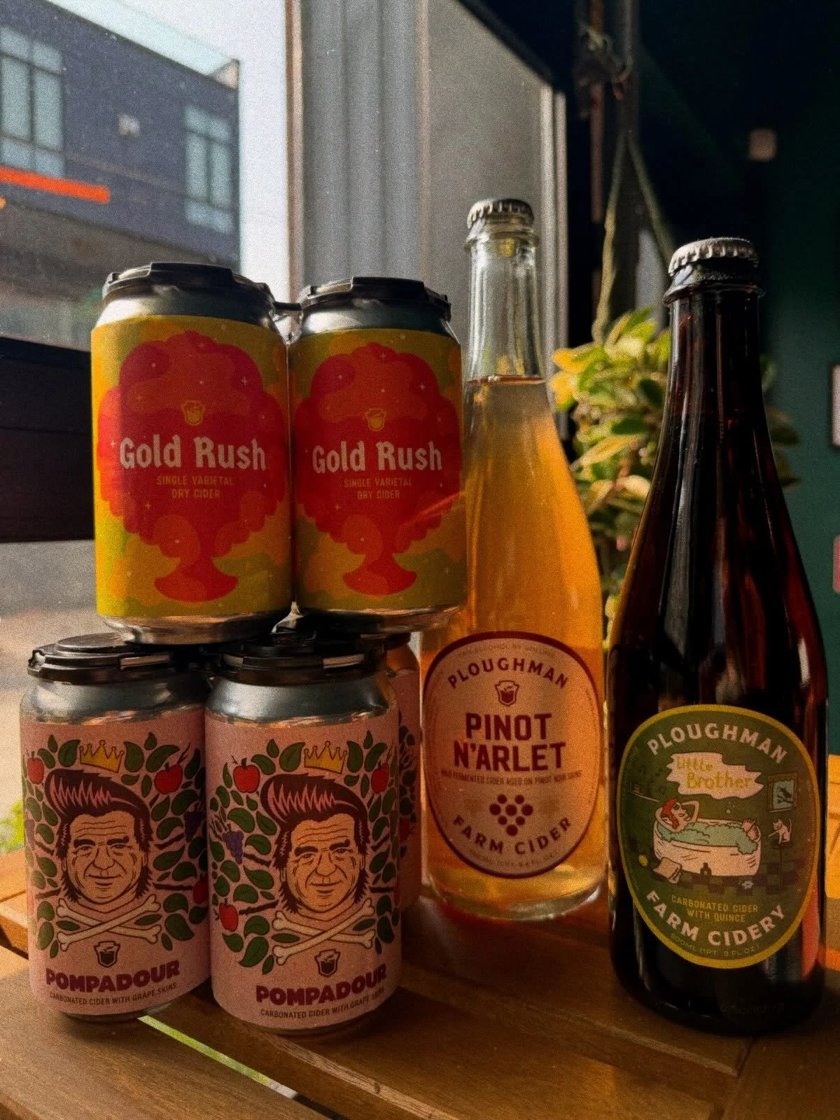 Hey friends! We&rsquo;ve got new Ciders available for takeout!!! Fresh in the lineup: Gold Rush + Pompadour 4-packs, and Little Brother + Pinot N&rsquo;Arlet bottles!

Grab some to-go for beach days, park hangs, cookouts, or whatever occasion brings 