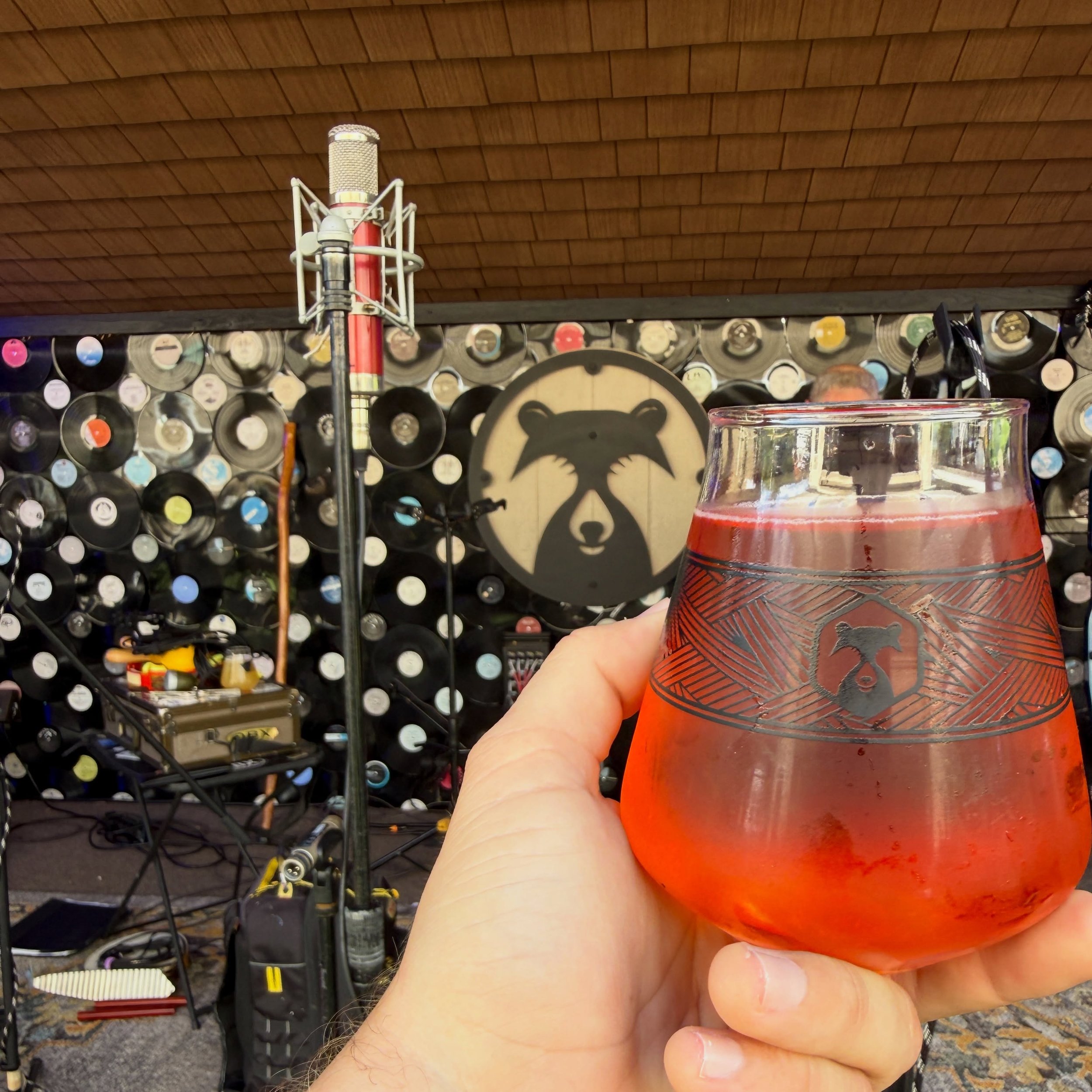 Chilly Cherrybyrd drafts and hot @chuckdarwinmusic jams at @shybearbrewing today, 4-7pm ✌️