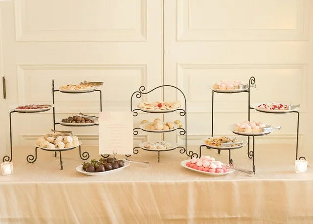 Southern-Weddings-mini-desserts-table
