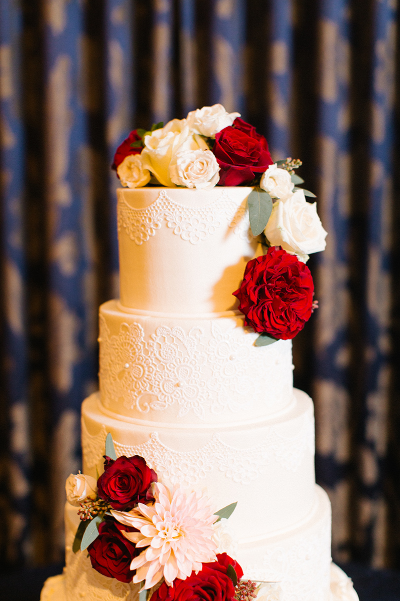 Lace Detail Wedding Cake.jpg