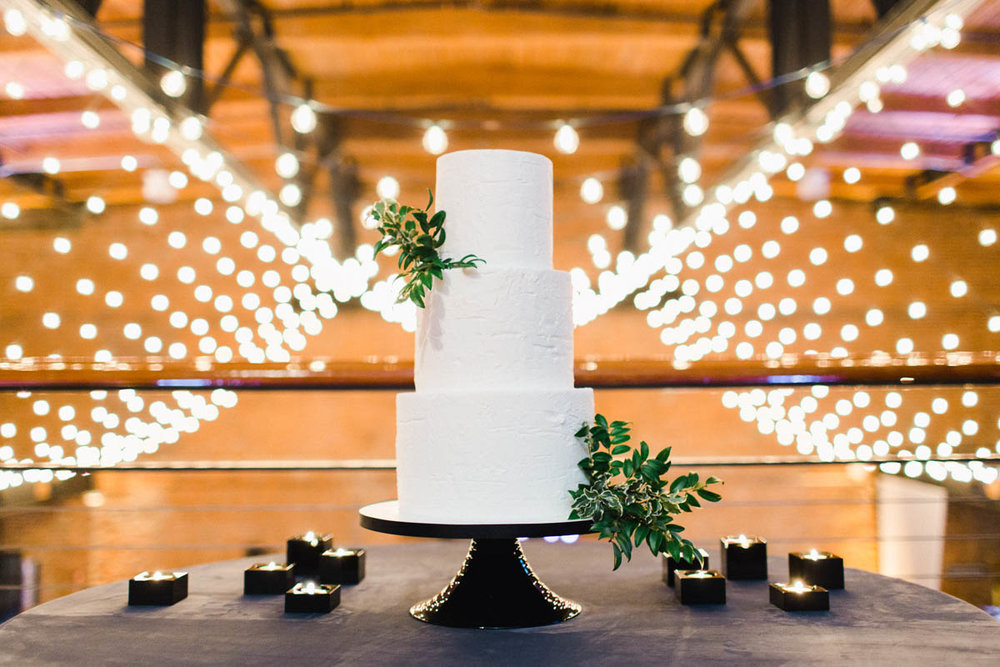 simple-modern-wedding-cake.jpg