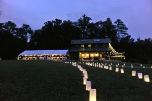 barn-wedding-walkway-lighting.jpg