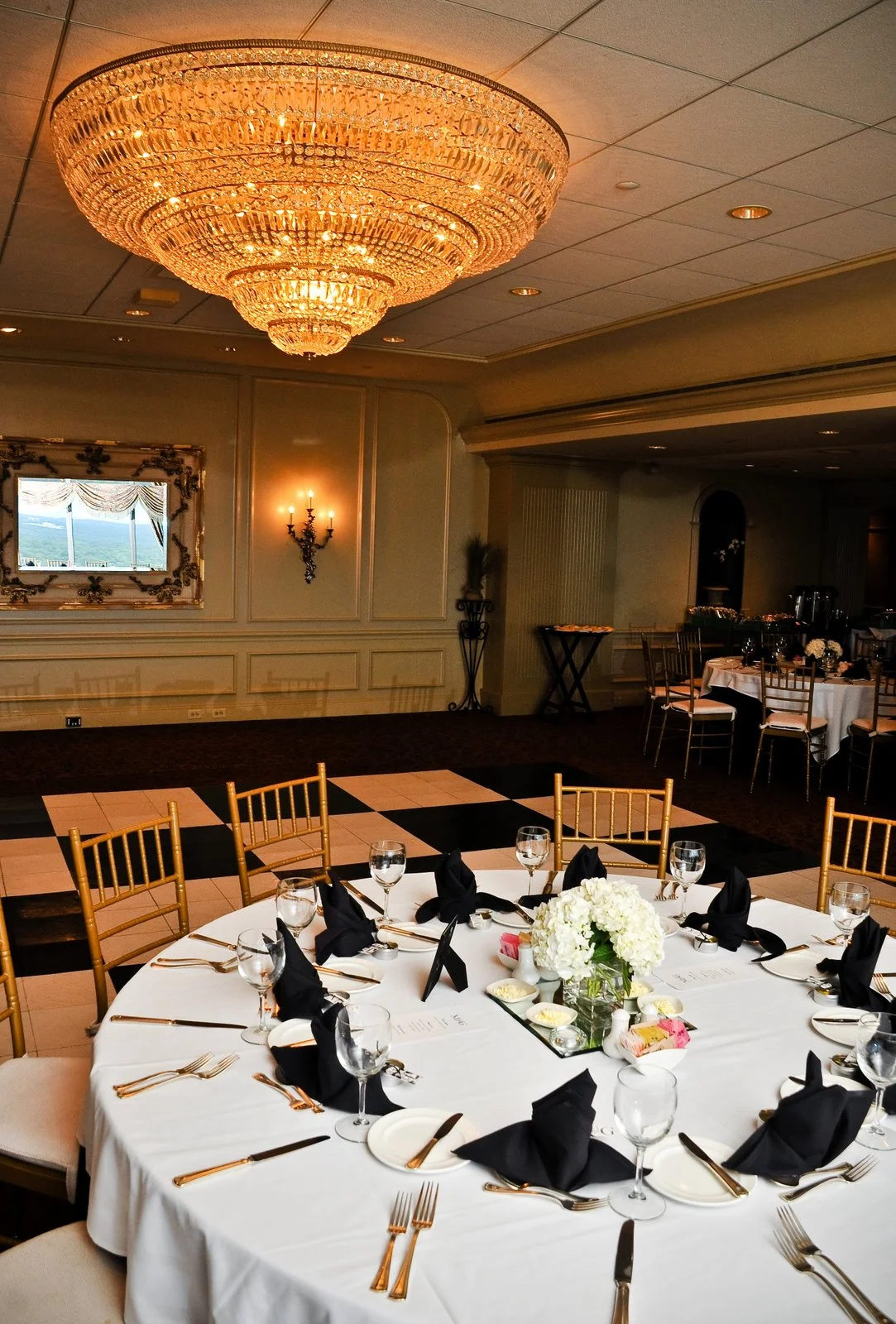 black-and-white-reception-tables.jpg