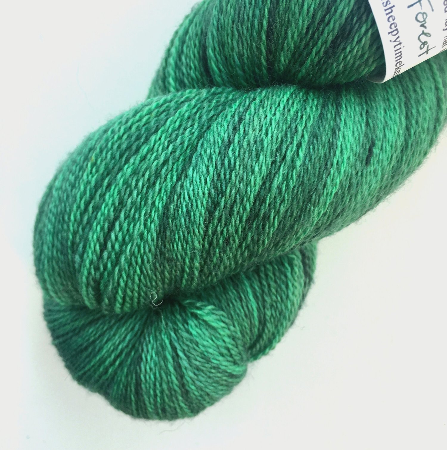 Hemlock Bluffs: Forest Green Hand-dyed Merino Wool Superwash 