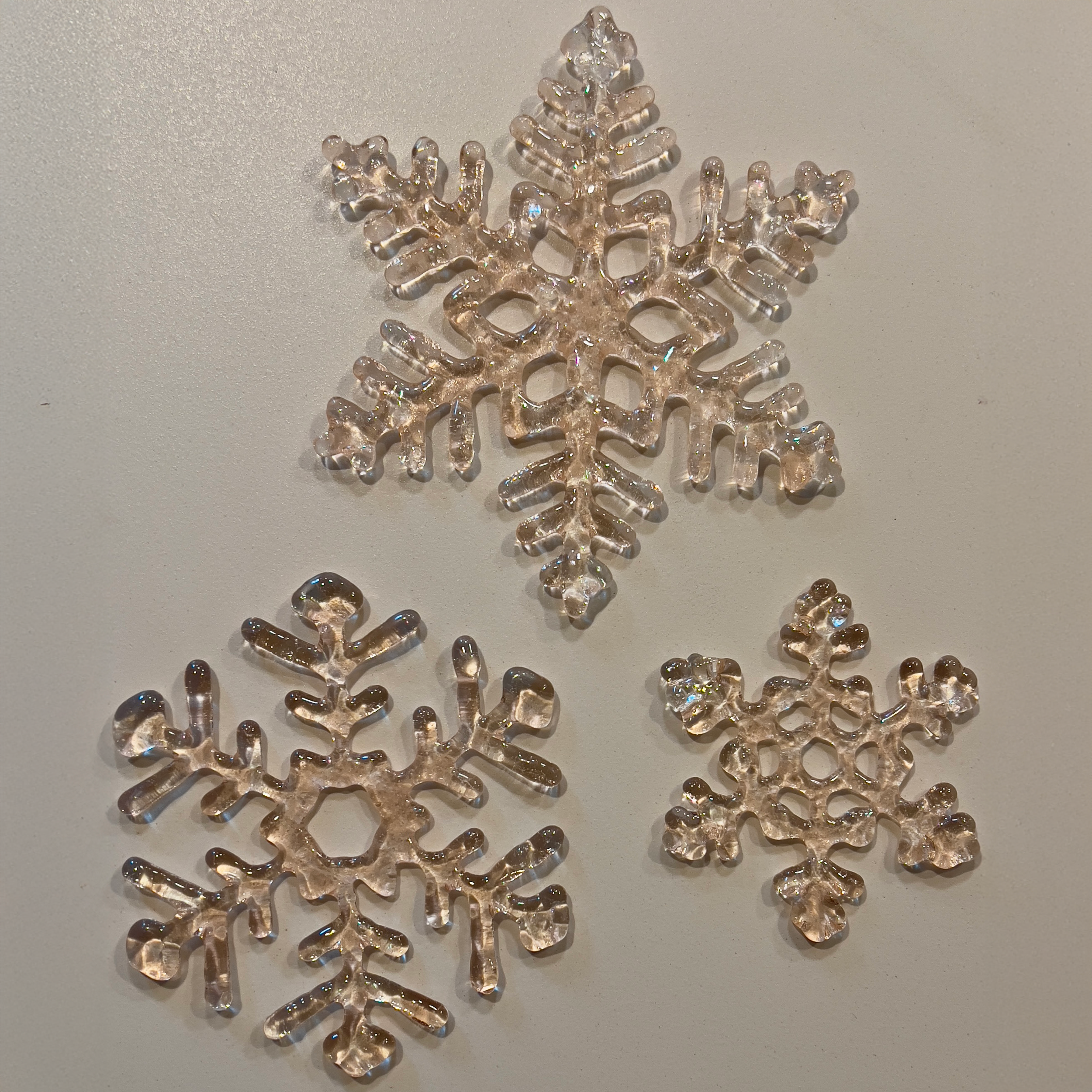 Suncatchers-Snowflakes-LMS-TintLtCoral.png