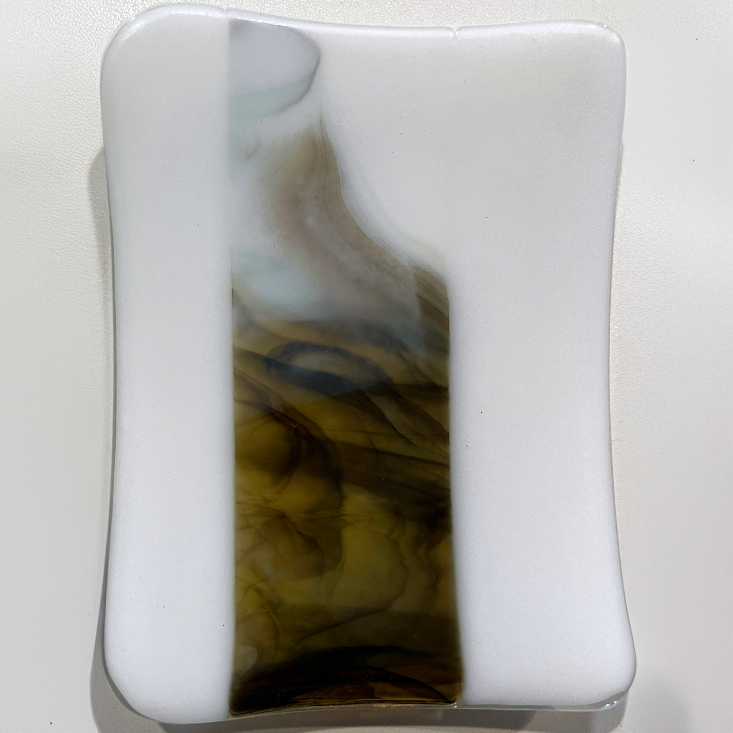 SmTray-5x4-BlackAmberWhiteCascade2-April2026.png