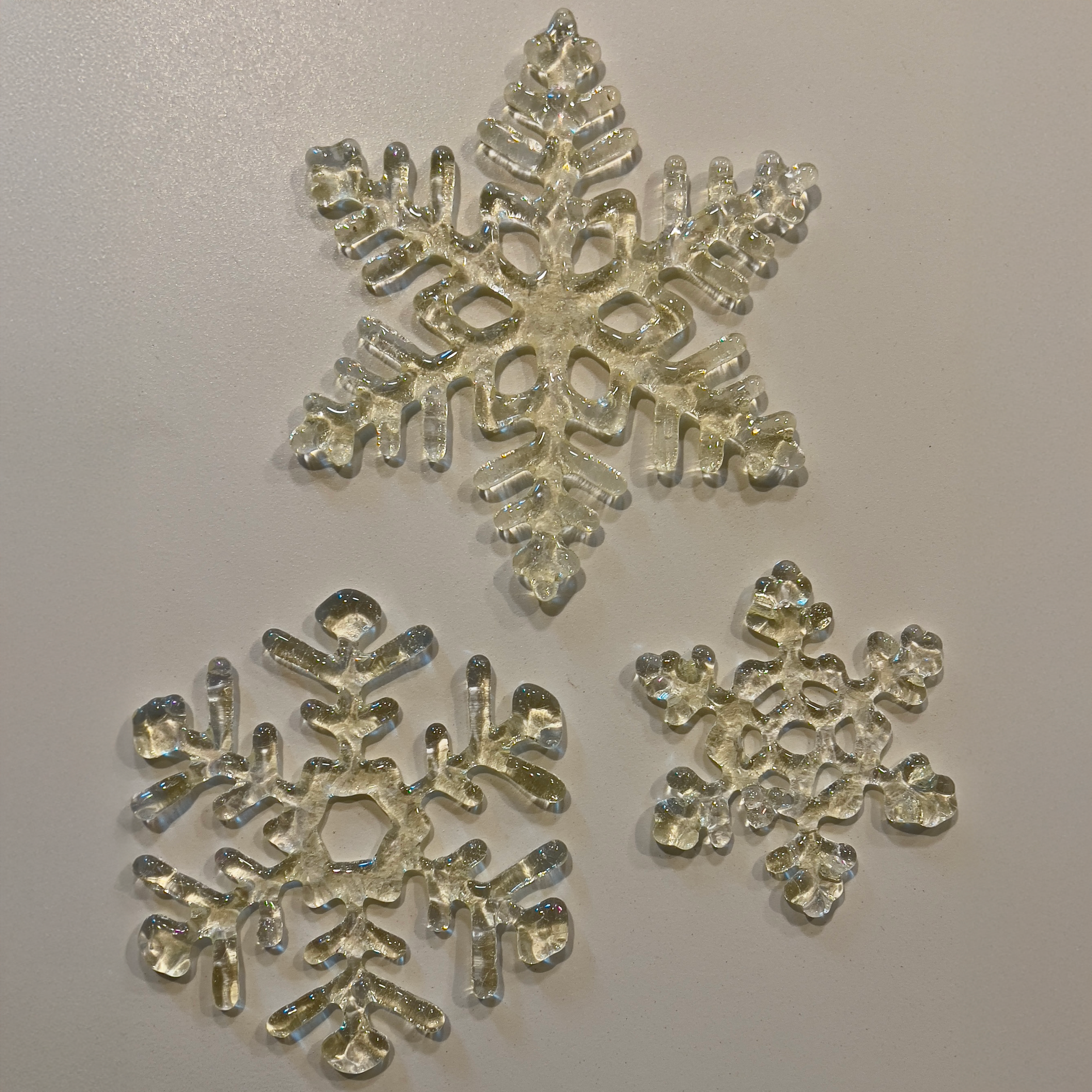 Suncatchers-Snowflakes-LMS-TintPaleYellow.png