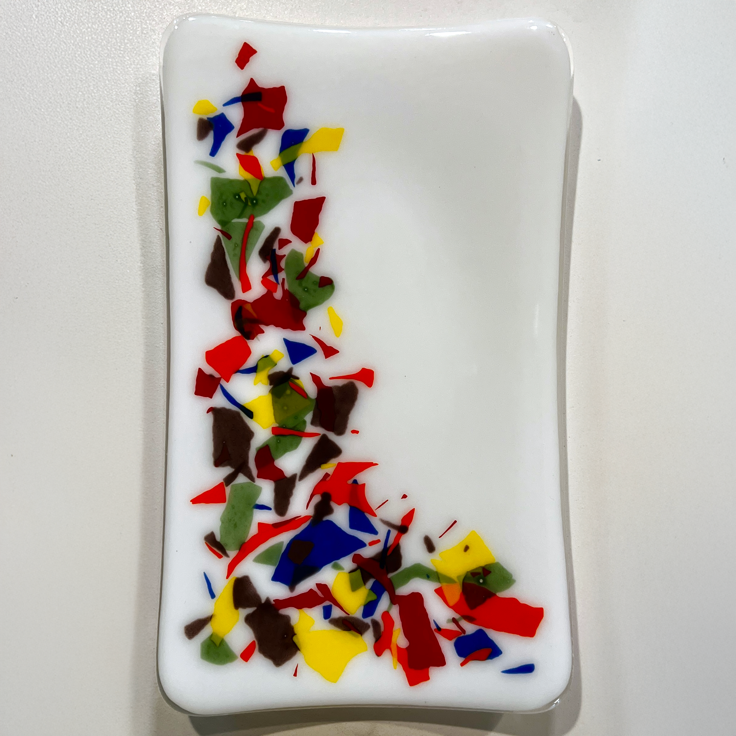 MedTray-10x6-WhiteMultiColorConfetti-April2026.png