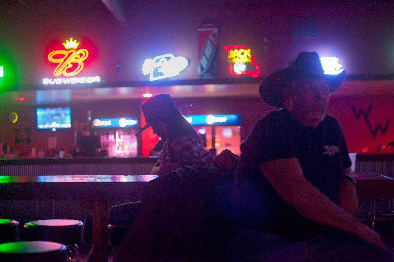  Woman at Country Music Bar |&nbsp; Mujer en Bar Country &nbsp;(2012) 