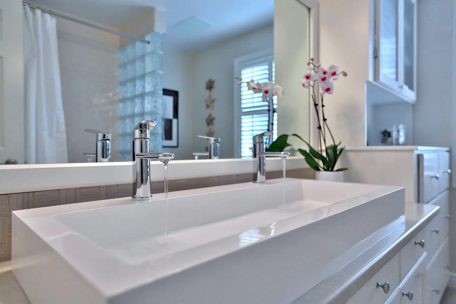 ensuite-renovation-renovation-oakville-03.webp