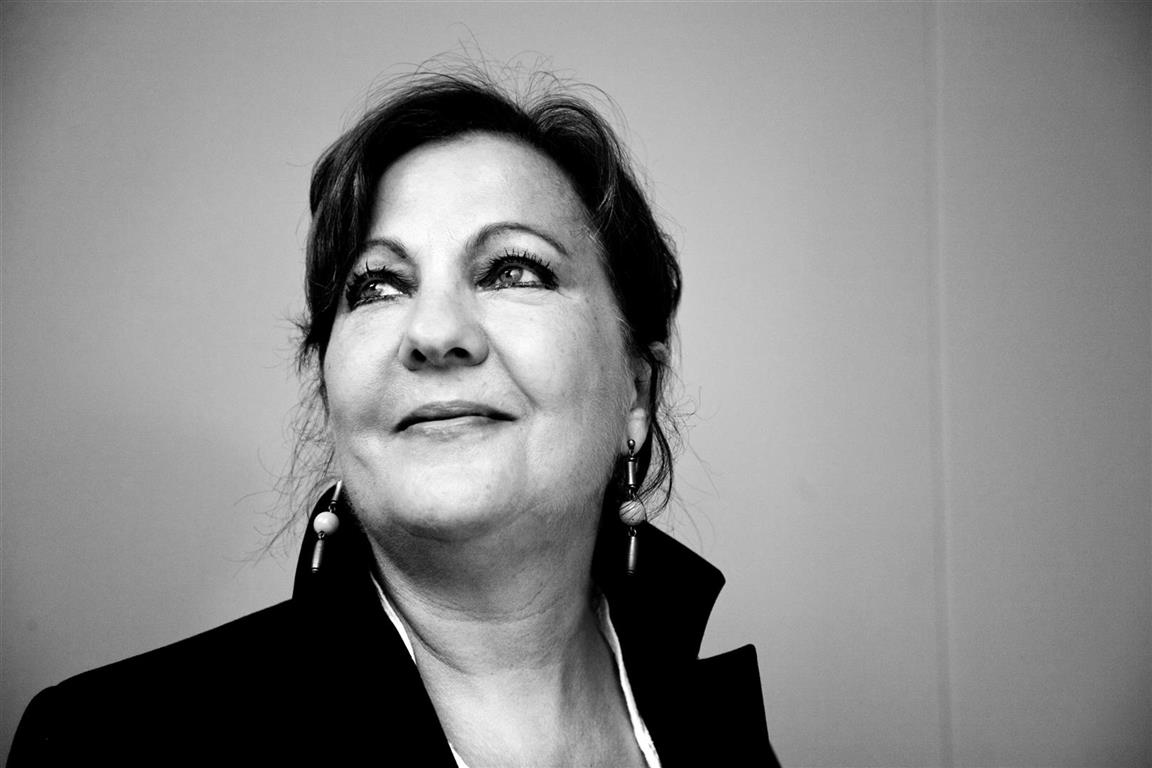 CarmenLinares_ret_01.jpg