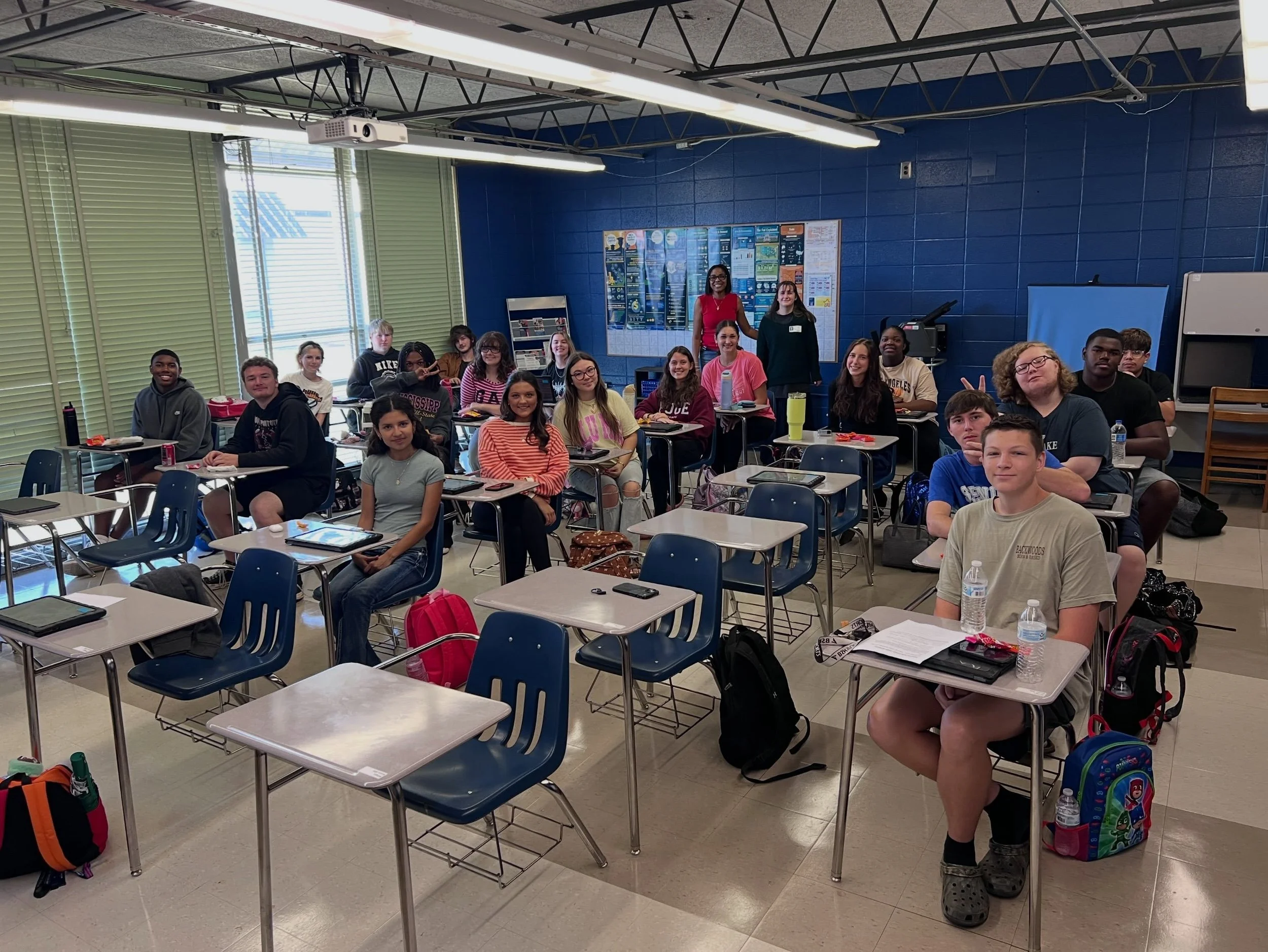 Thank you so much to North Pontotoc High School for having me yesterday! We had such a good time discussing the Mississippi Teacher Corps. And a special thank you to Coach Ward (@careercoachward) for helping to organize this trip!