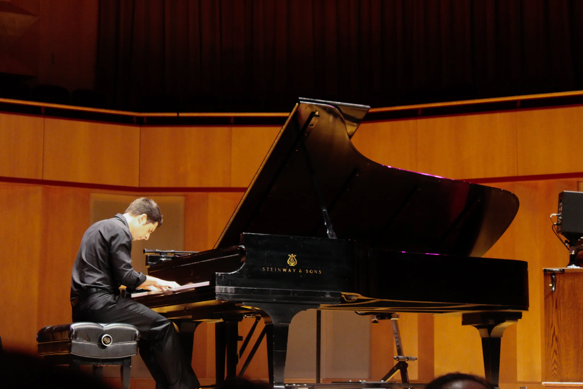 Nicholas Susi performing solo. Photo by Morgan Pint