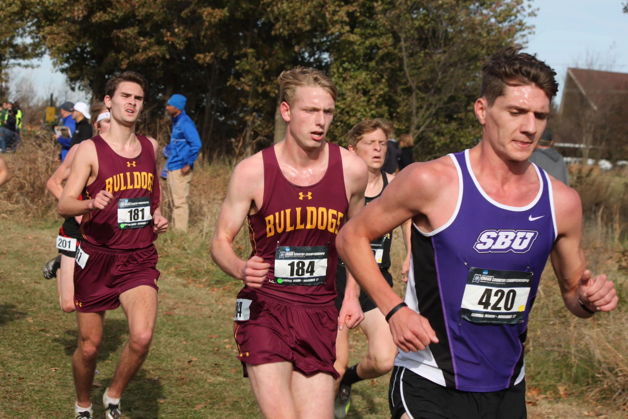 Bulldog men's cross country closes out season in Missouri