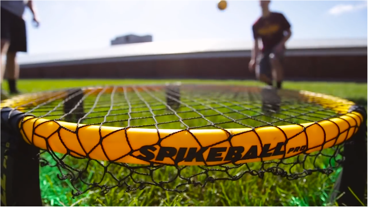Spikeball club hosts tournament
