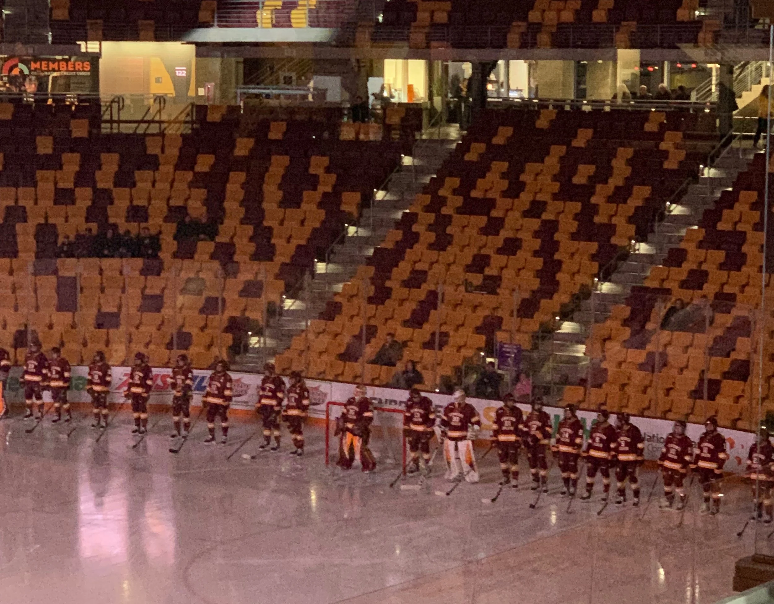 UMD women’s hockey concedes 3 unanswered goals, drops season opener to Clarkson 4-2