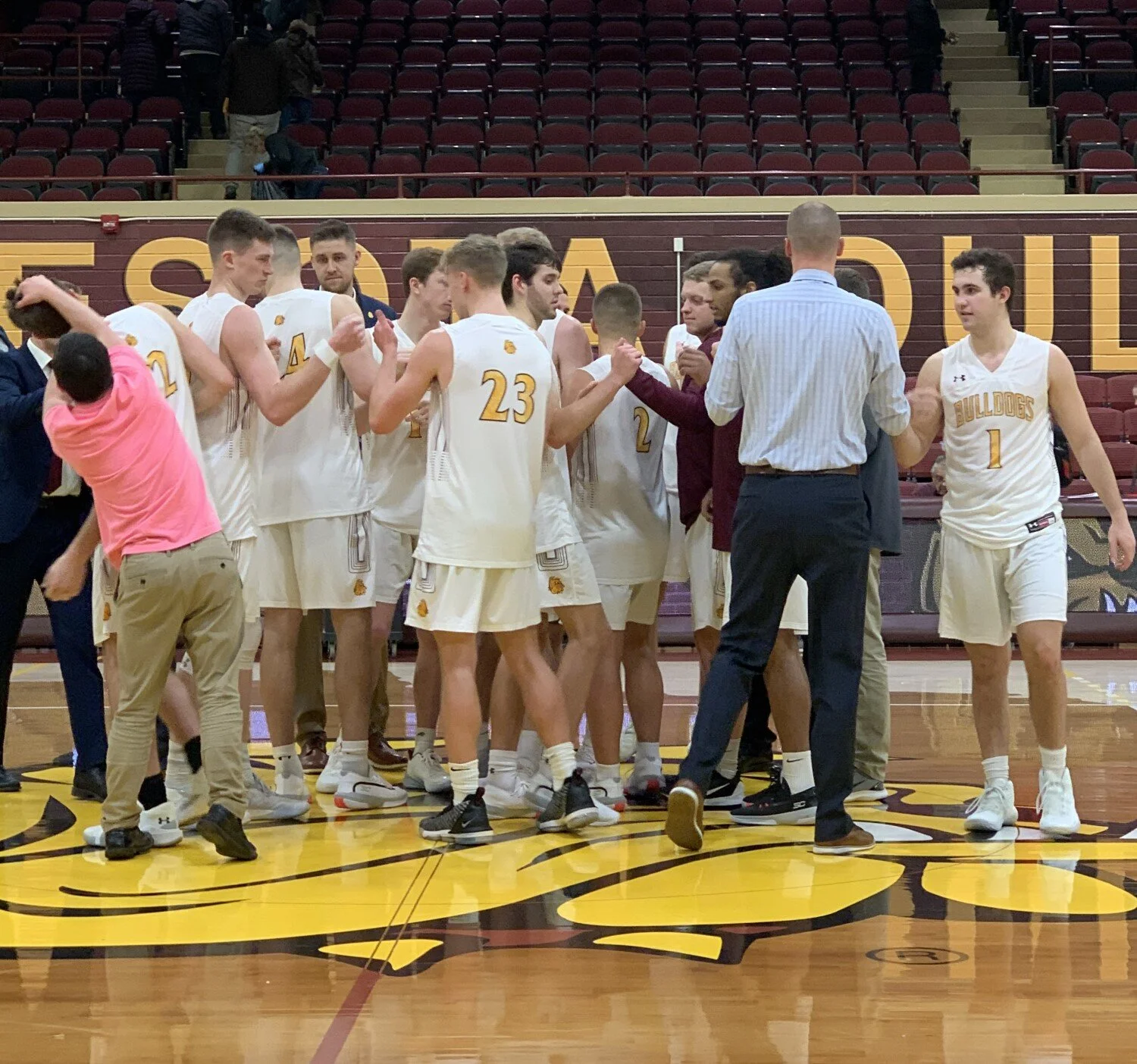 Bulldogs decimate Minot State 72-54 en route to sixth straight win