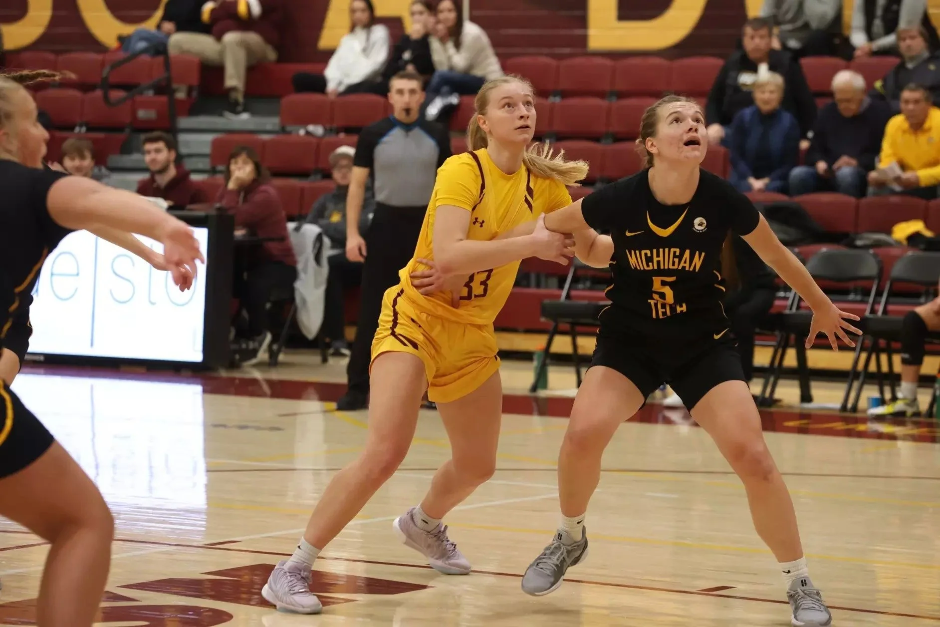 Close Games for the Women's Basketball Team This Thanksgiving Week