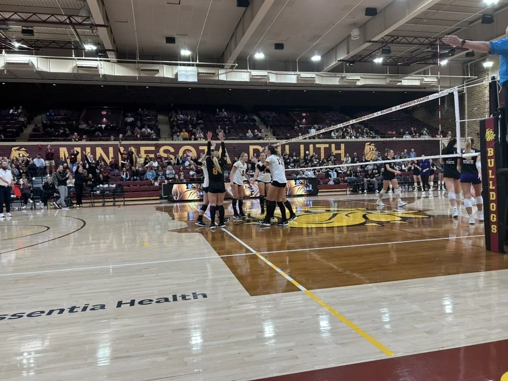UMD Bulldogs  take on the Winona Warriors in a Fierce Volleyball Matchup   