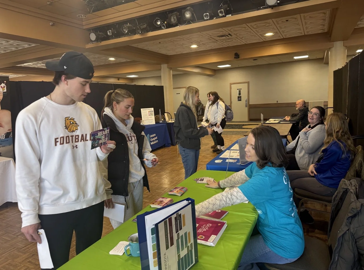 Spring Volunteer Fair Draws a Crowd 