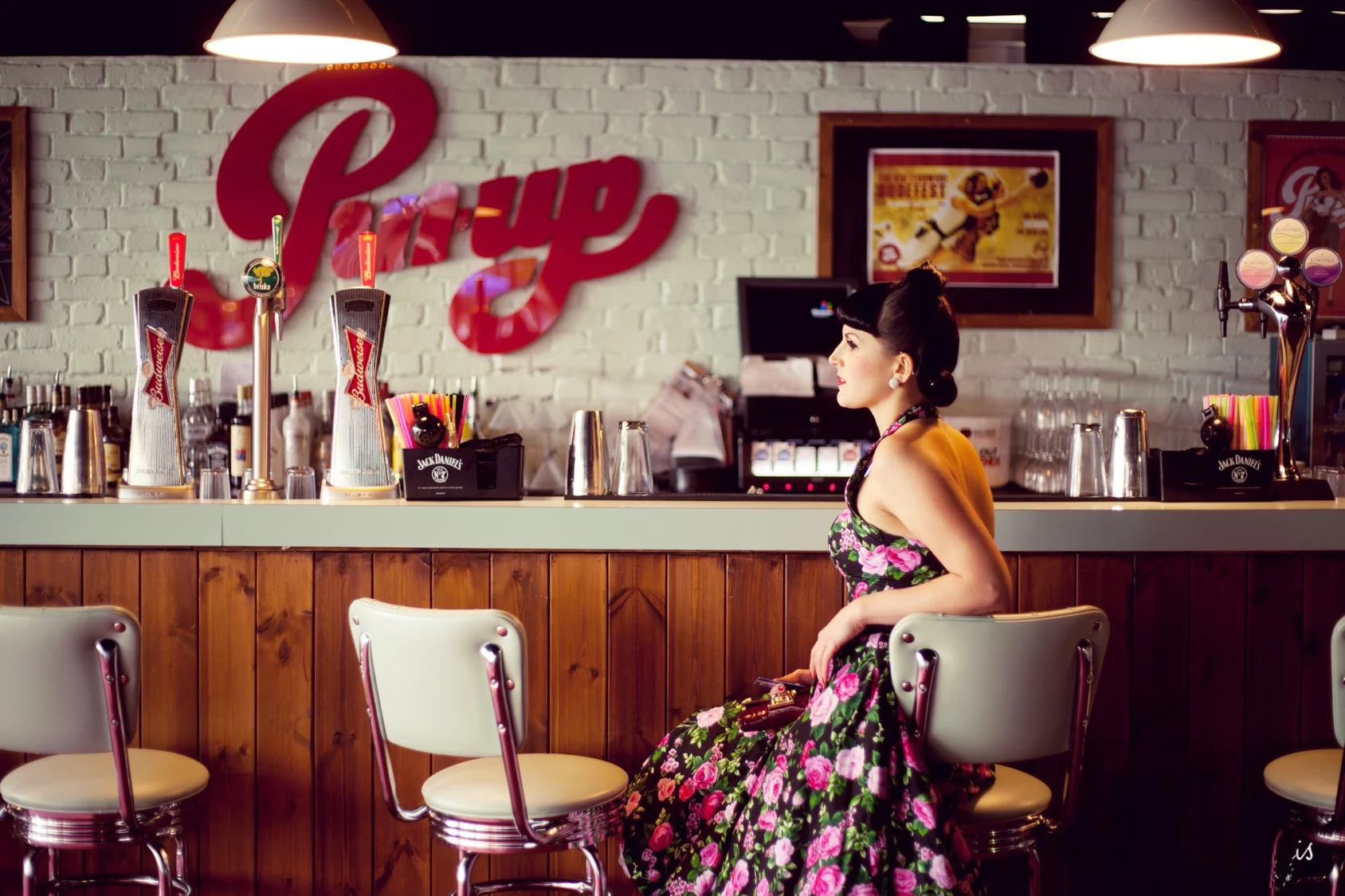 COCKTAIL BAR IMAGE.jpg