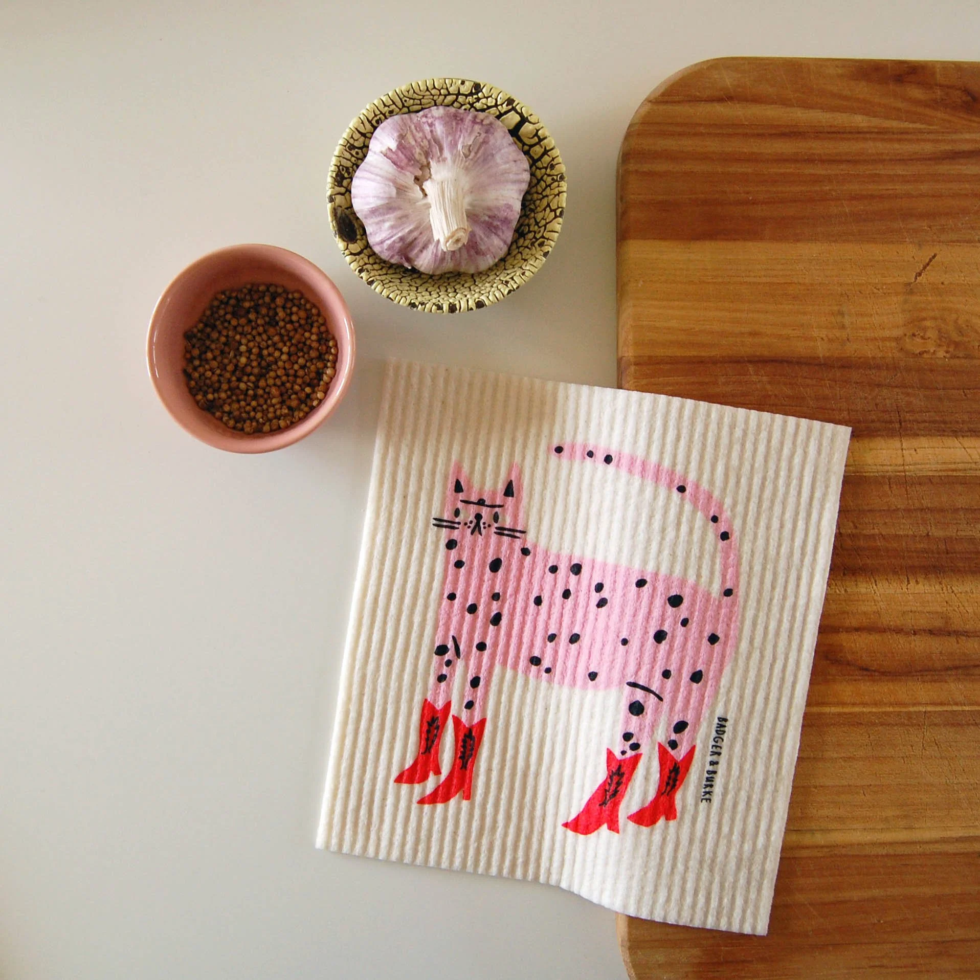 spongecloth_cowboykitty_cuttingboard.jpg