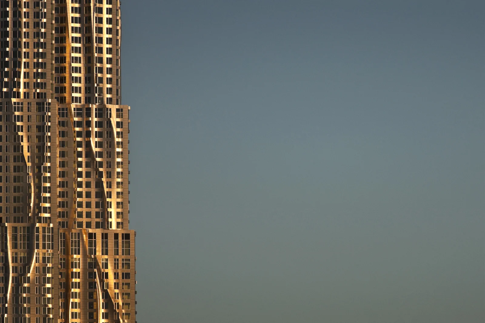 NEW YORK BY GEHRY – FRANK GEHRY (2011)